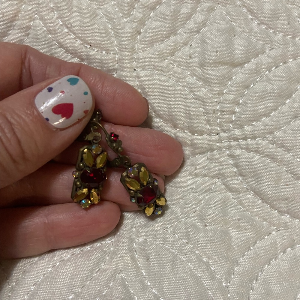 **SORRELLI** Garnet and Gold lever back dangle earrings
